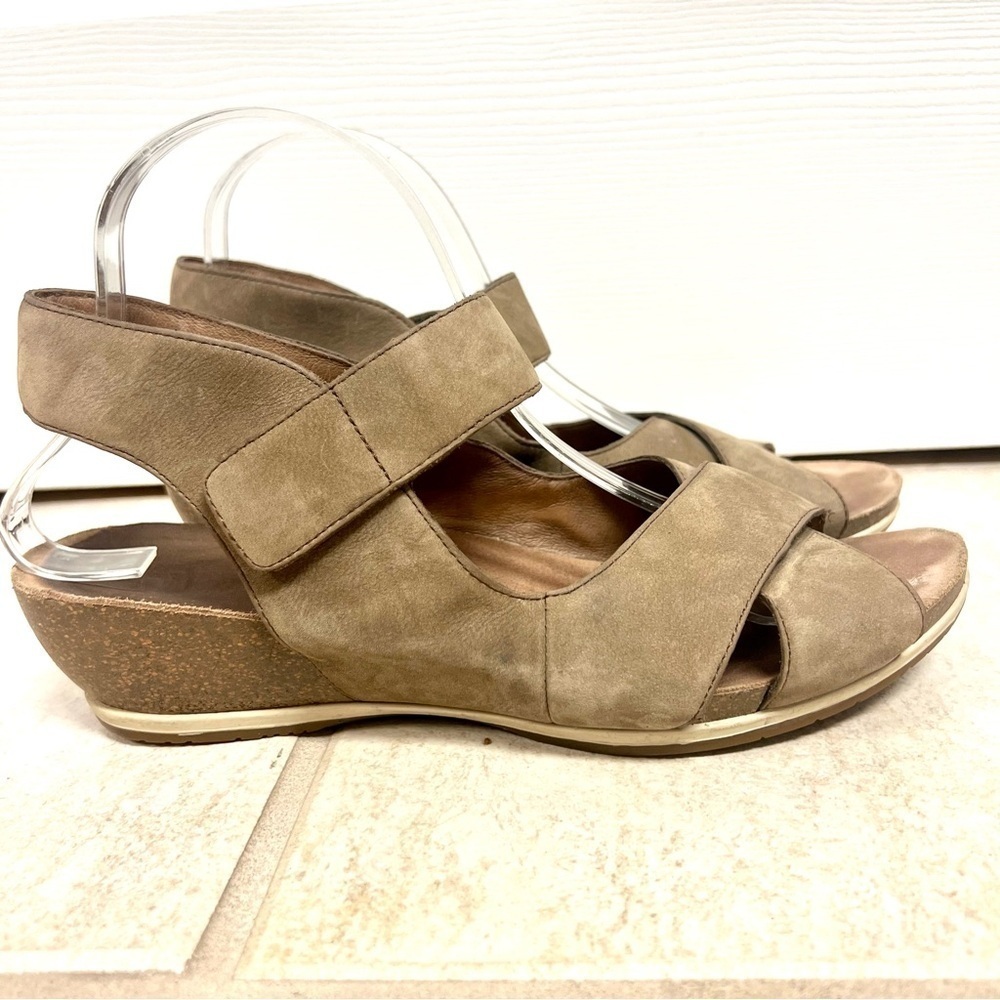 Dansko Women’s Sharla Tan Slingback Wedge Sandal Size 41 EU 10.5 US preppy comfy